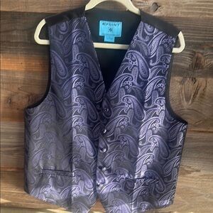 Epoint Paisley Vest in Purple and Black